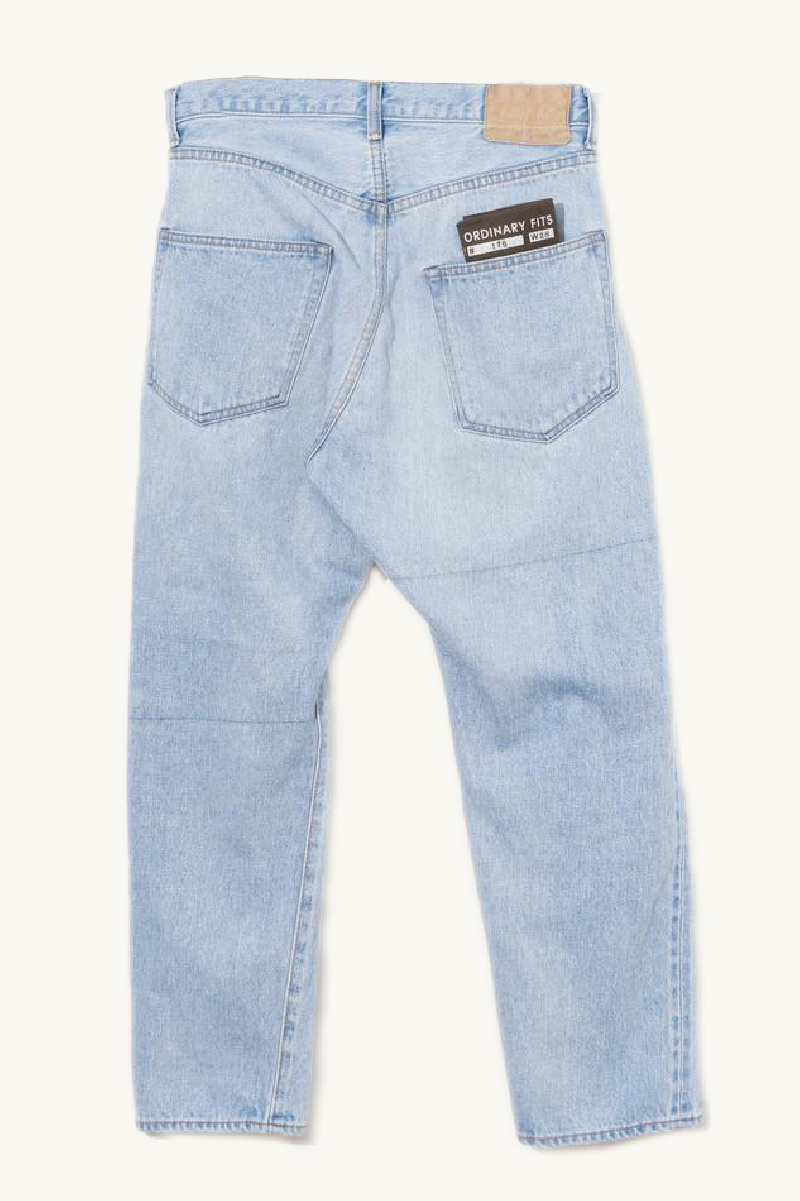 loose-ankle-bleach-jeans-light loose-ankle-bleach-jeans-light