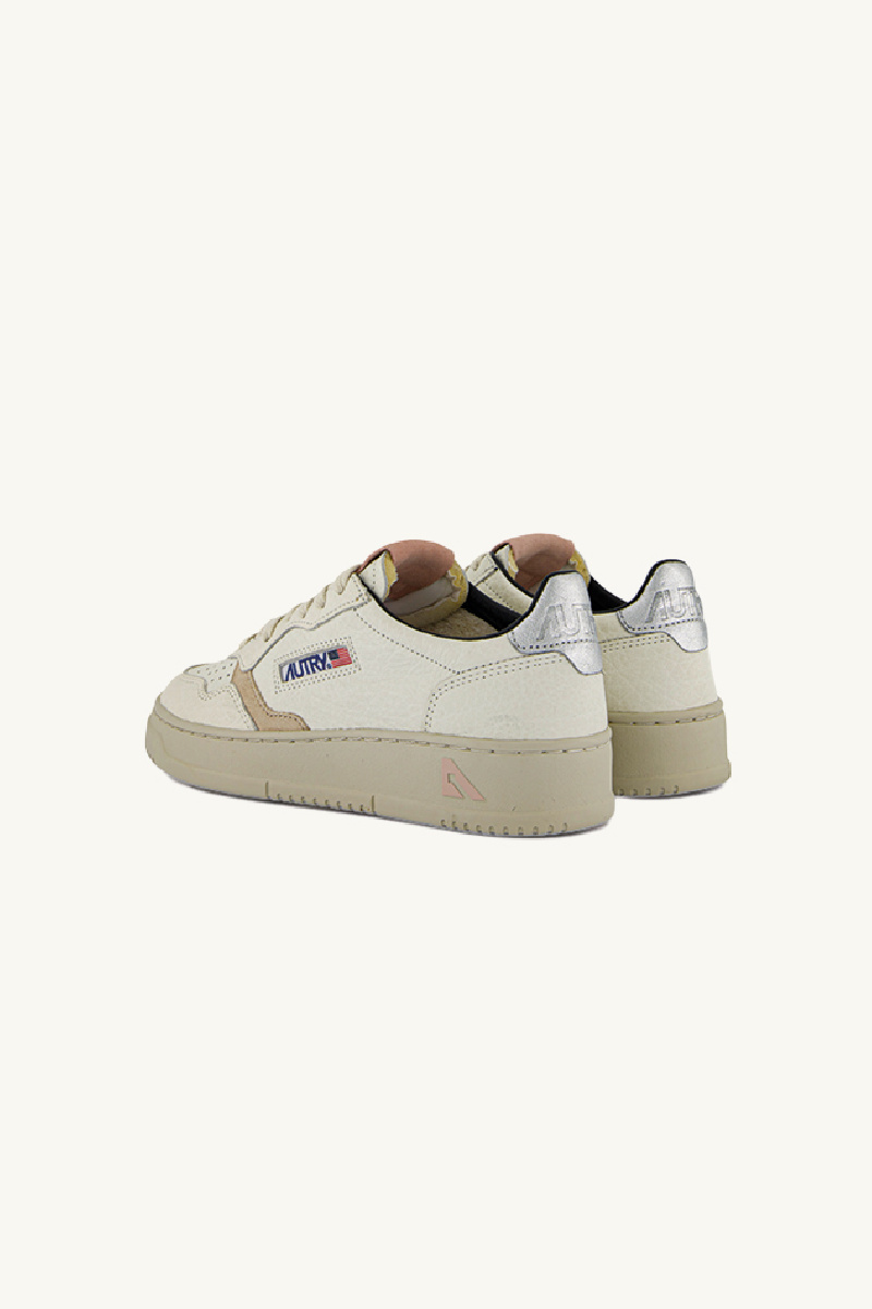 Autry - Women's Medalist Low Leather white and pink sneakers