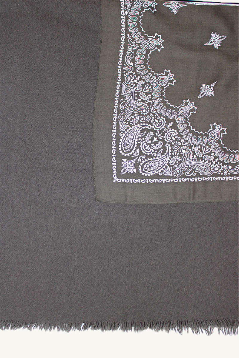 écharpe kaki destin