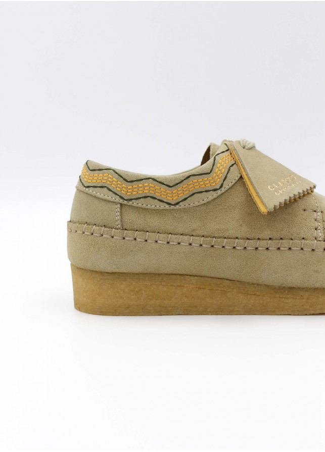 CLARKS WEAVERBMAPLE SUEDE EMB SABLE