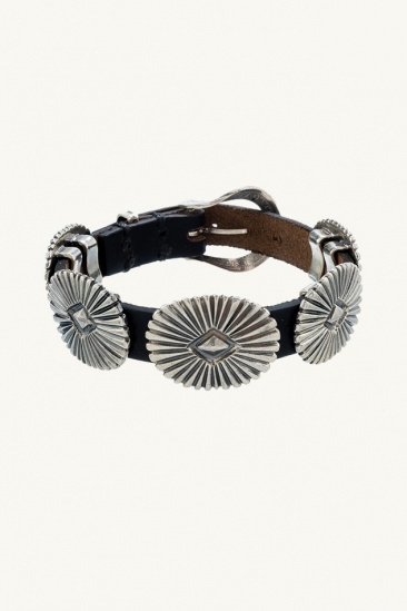 Bracelet en cuir et argent...