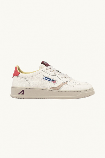 Medalist Low - White/ Pink...