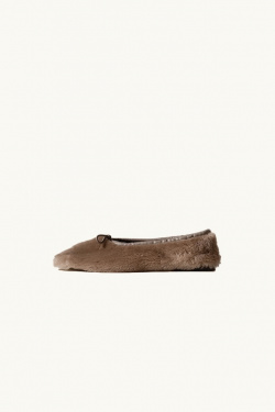 Hereu Studio - Escarpins plats en fourrure taupe - allanjoseph