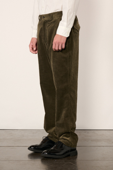 Pantalon en velours côtelé...